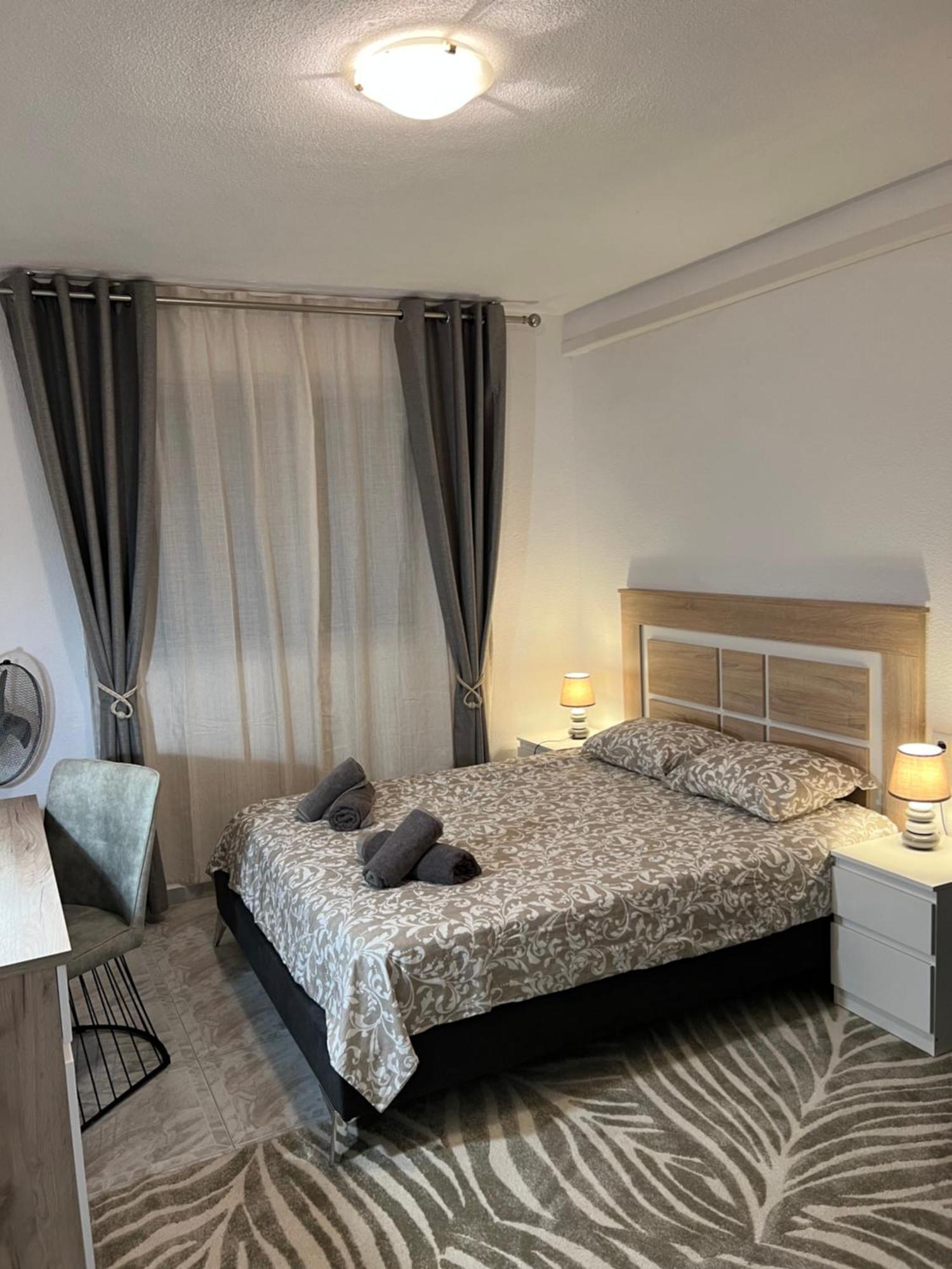Sinforosa Park Apartments Торевиеха Екстериор снимка